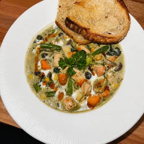 Kunci Thai Green Curry with Sourdough
