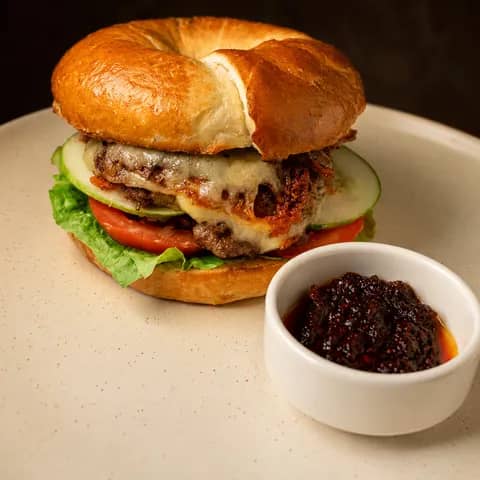 Bagel Smash Cheese Burger